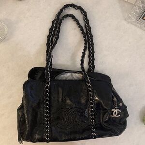 CHANEL Black Quilted Patent Leather Double-Chain Shoulder Tote